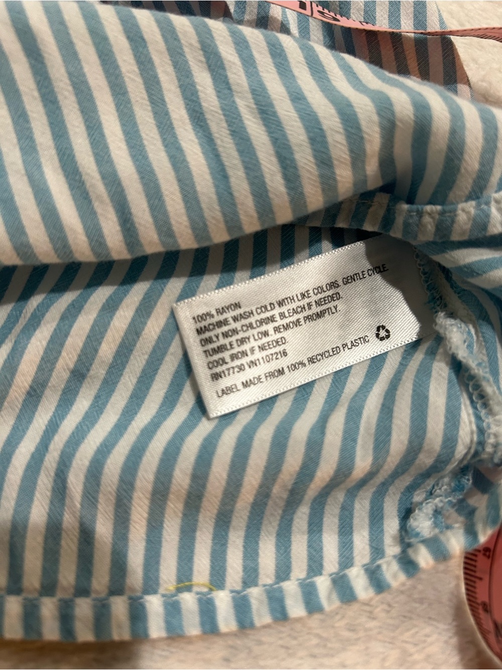 Ingrid & Isabel Light Blue White Button Down V Neck Maternity Shirt Top Size M - Picture 8 of 9